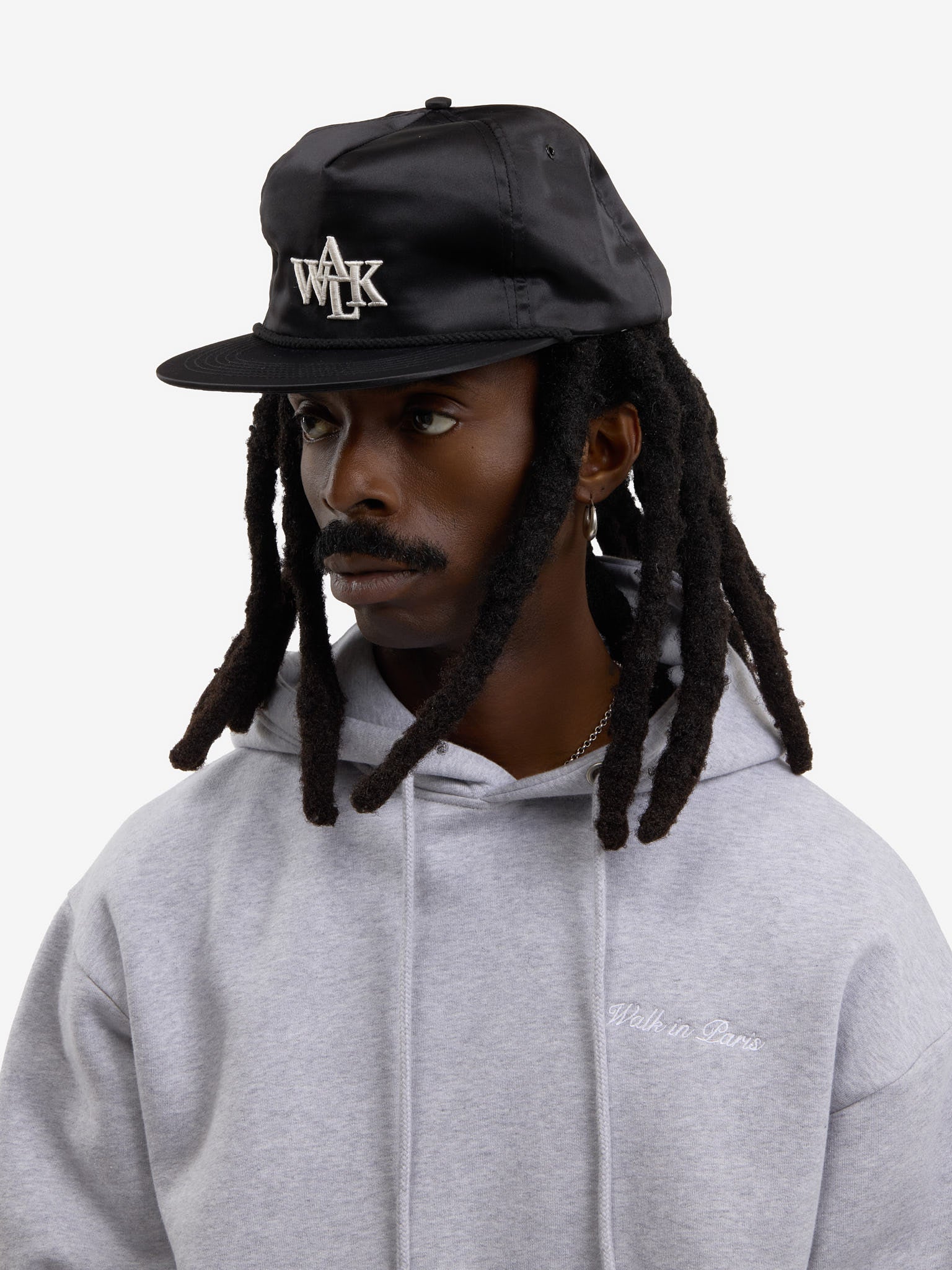 The Signature cap in black satin 8