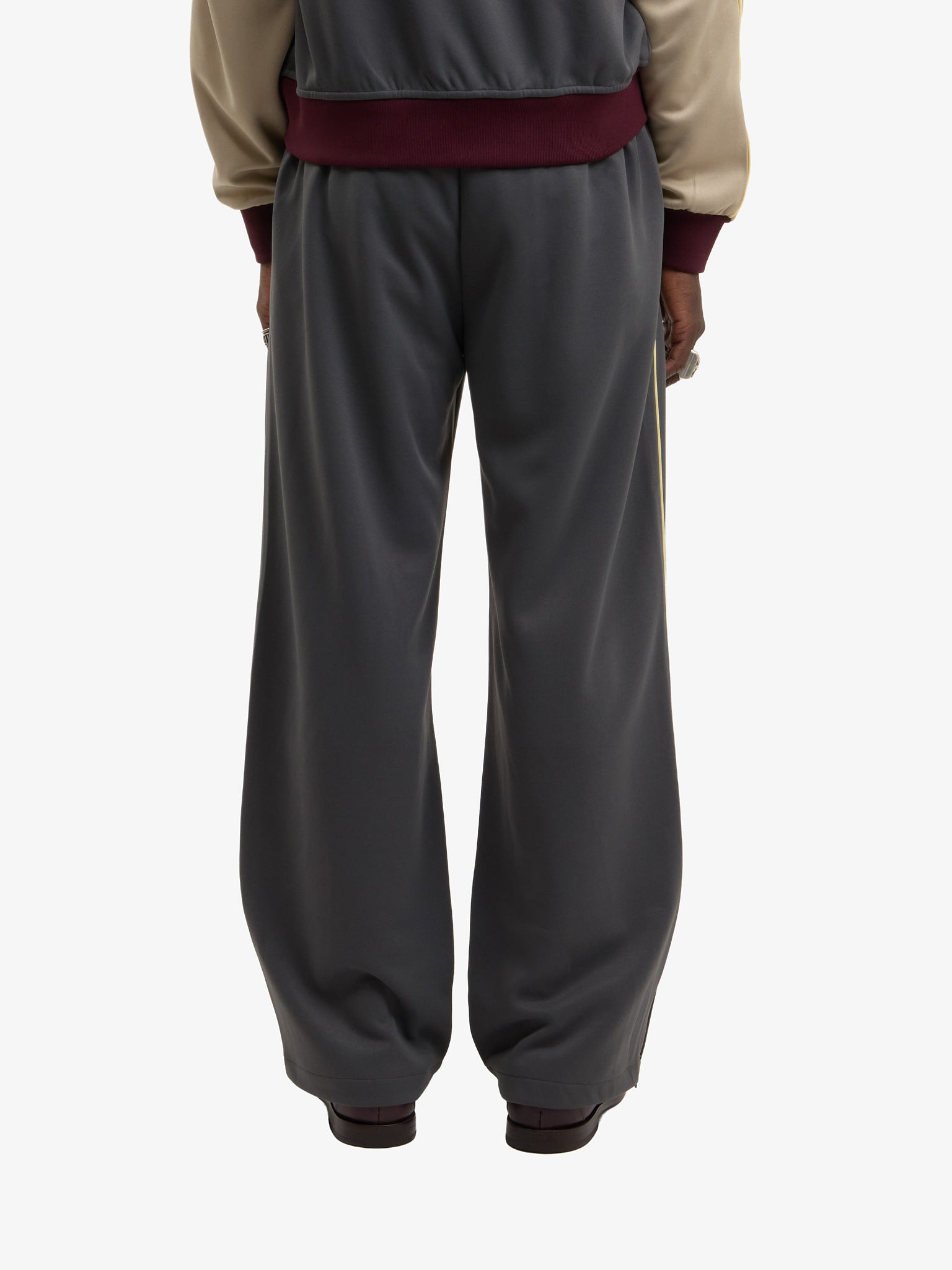 The Signature grey jogging pants 4