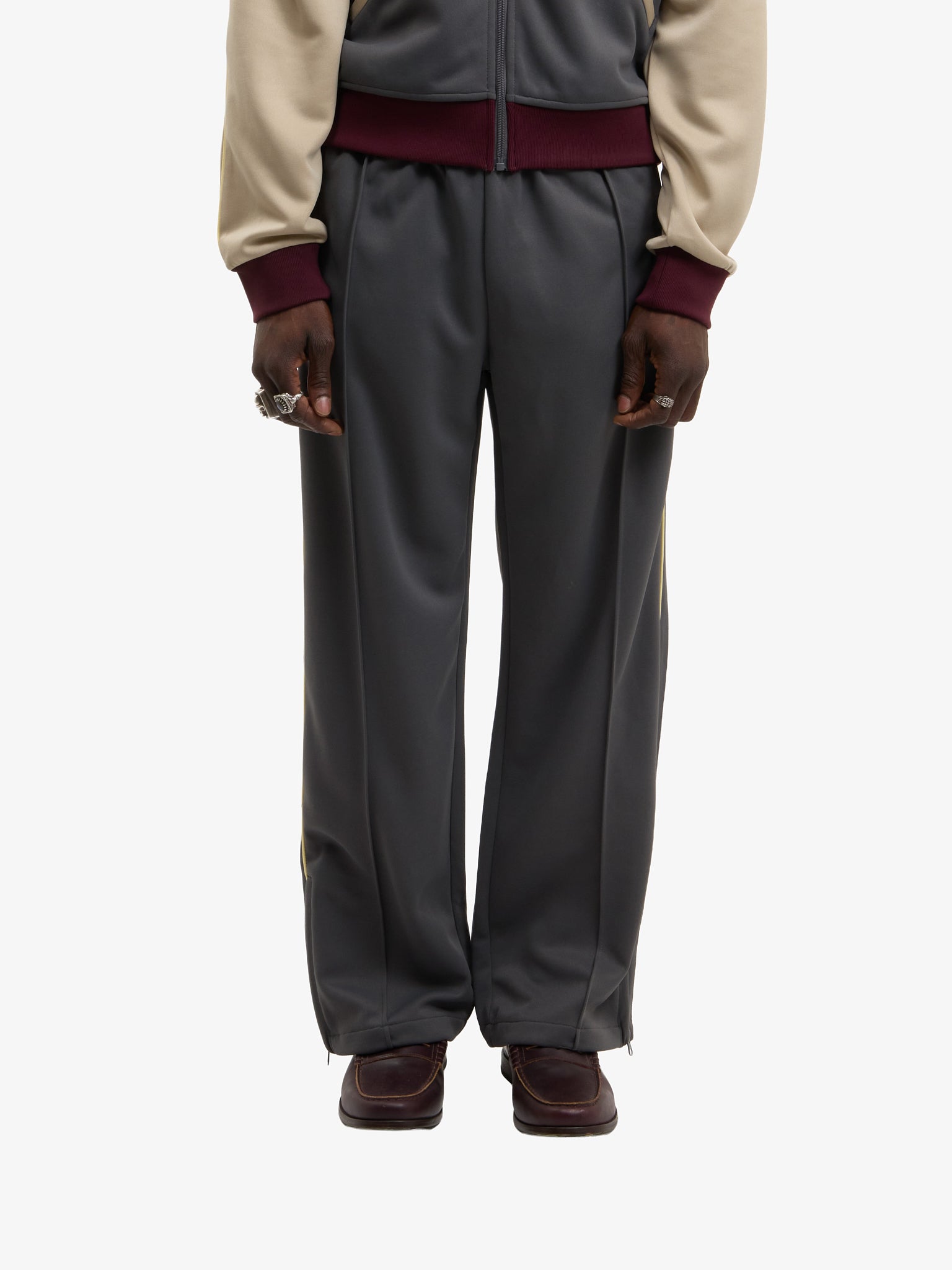 The Signature grey jogging pants 2