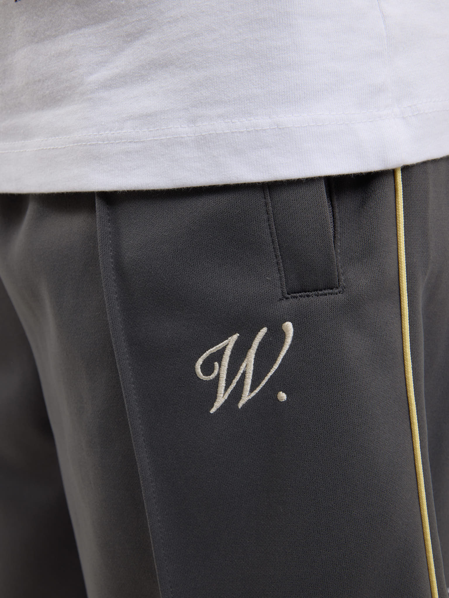 The Signature grey jogging pants 6