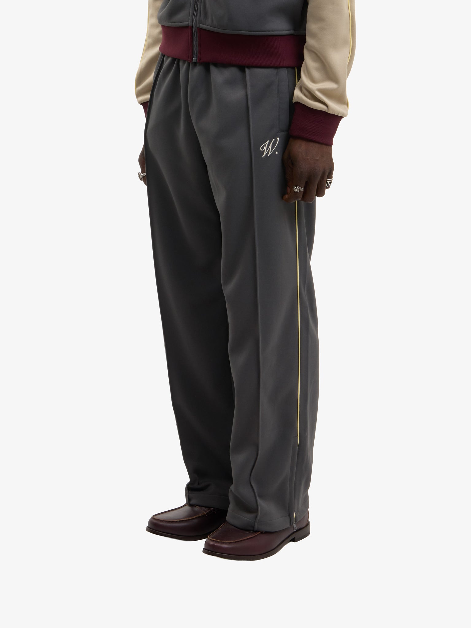 The Signature grey jogging pants 3