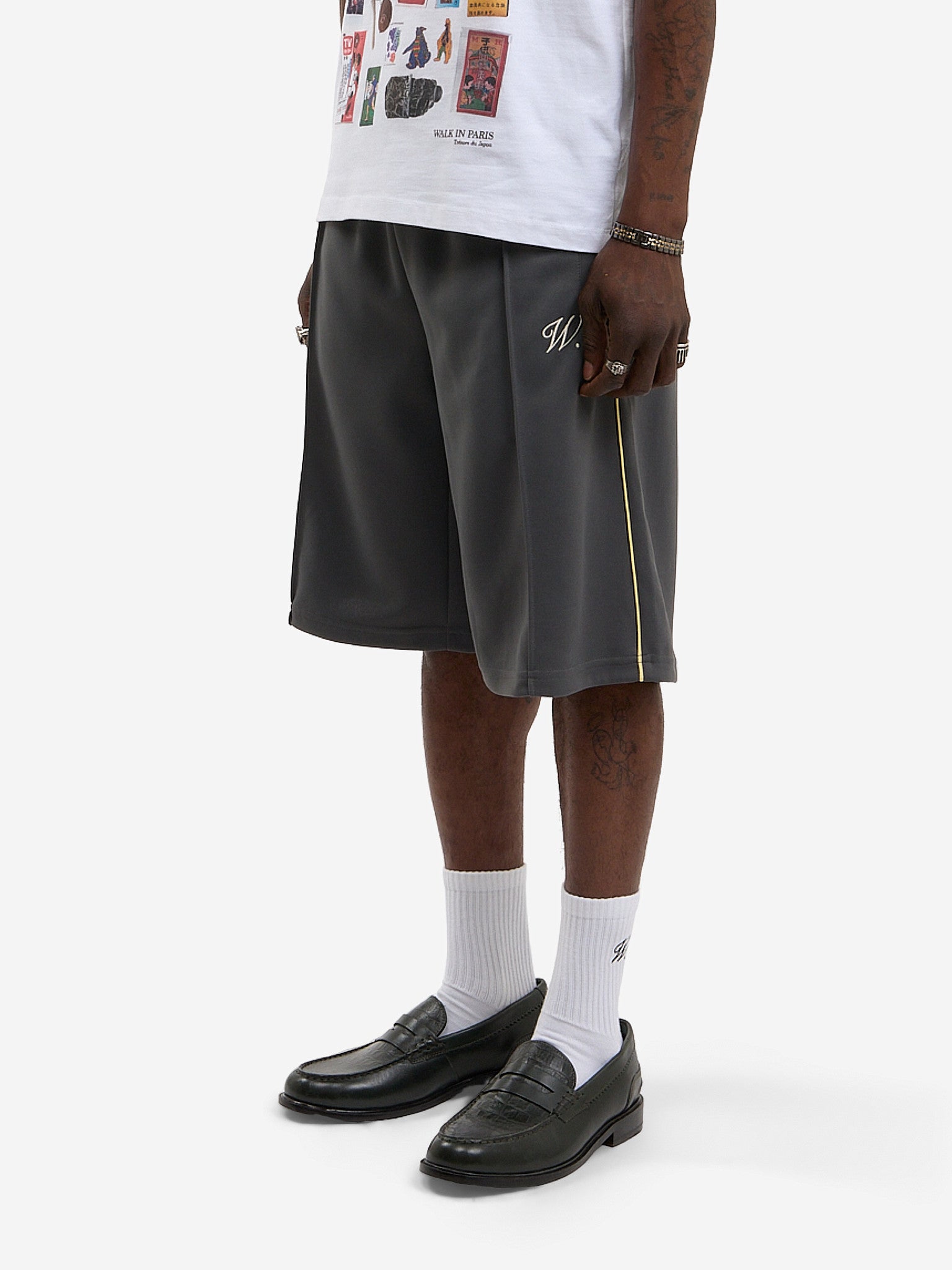 The Signature grey jogging shorts 4