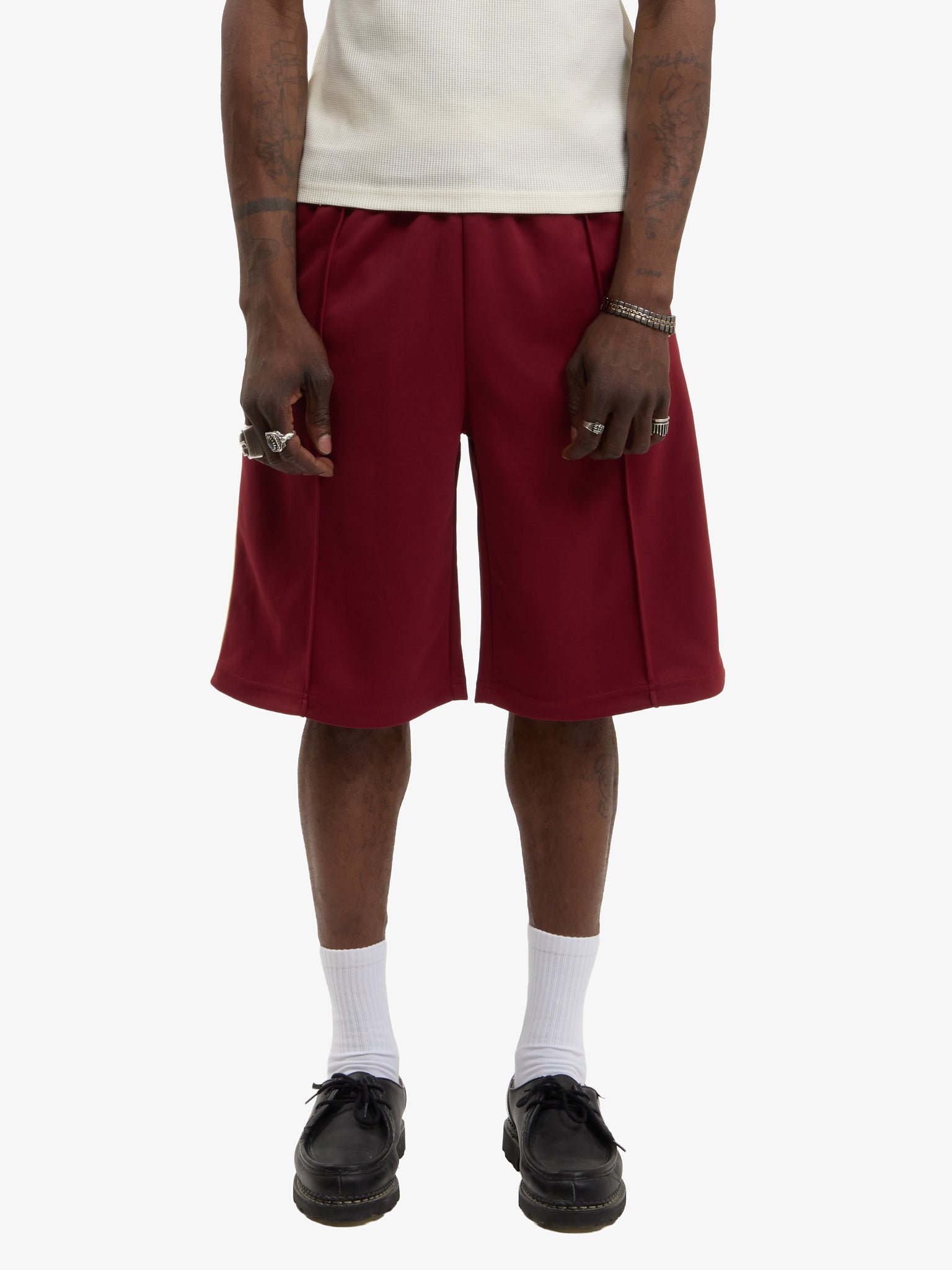 The Signature burgundy jogging shorts 2