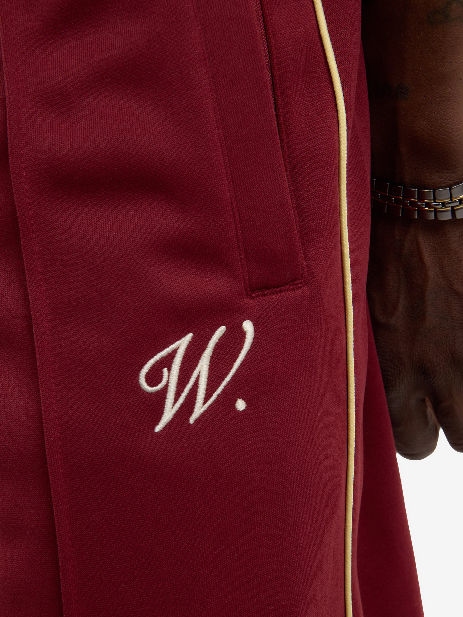 The Signature burgundy jogging shorts 5