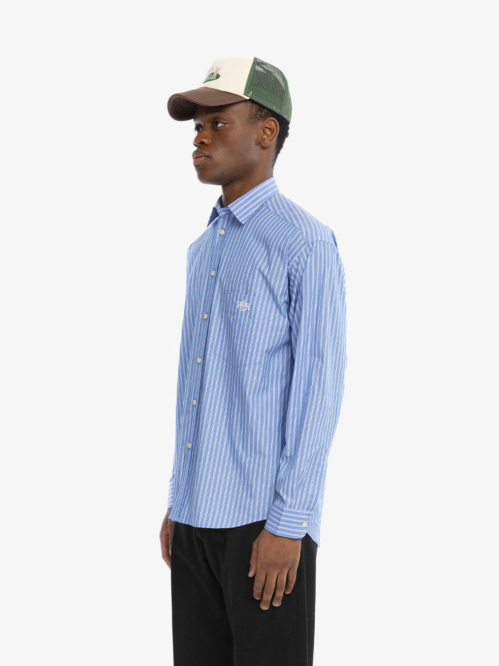 The blue striped long-sleeved shirt 3