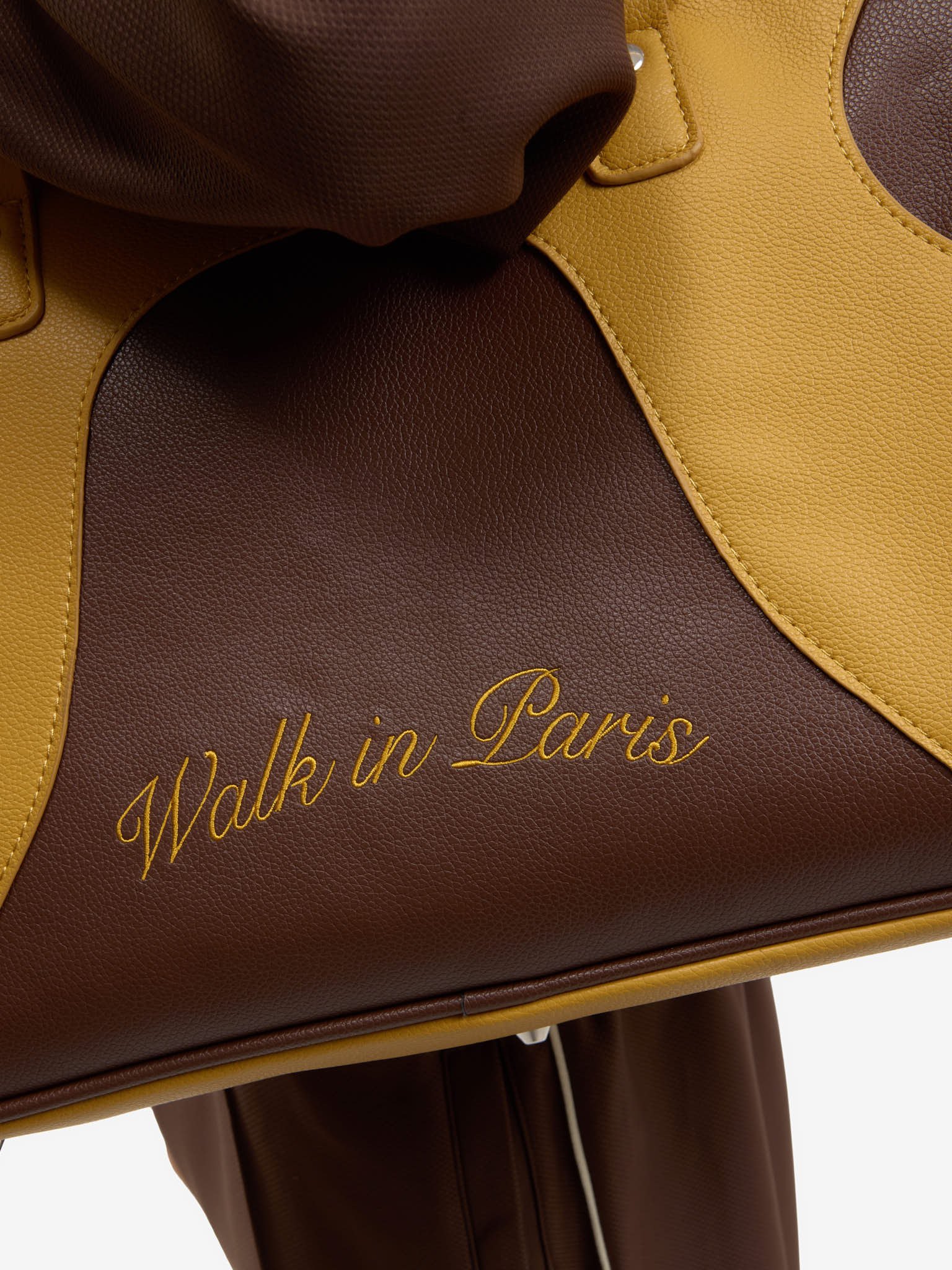 Le sac de voyage jaune 4