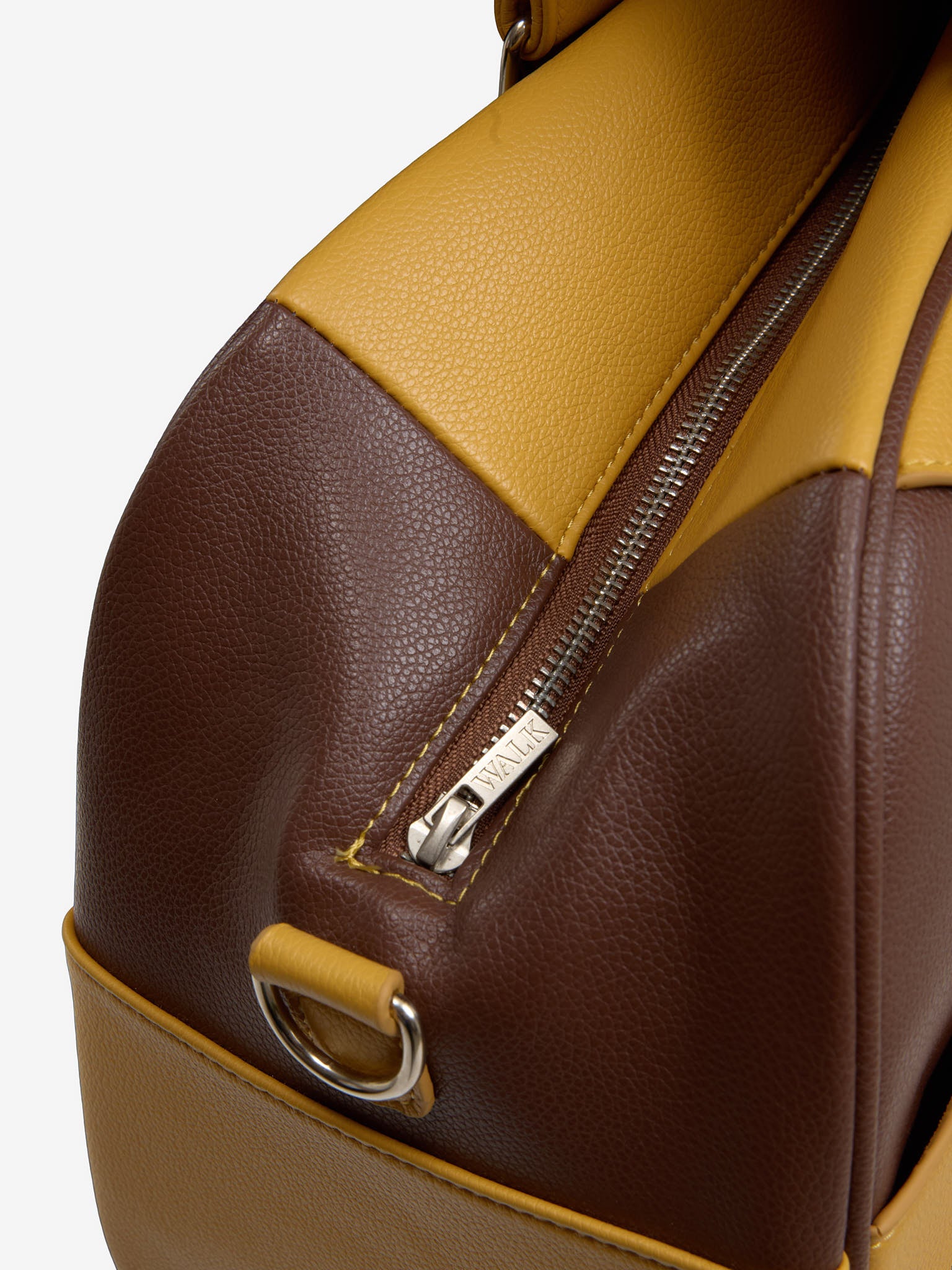 Le sac de voyage jaune 5