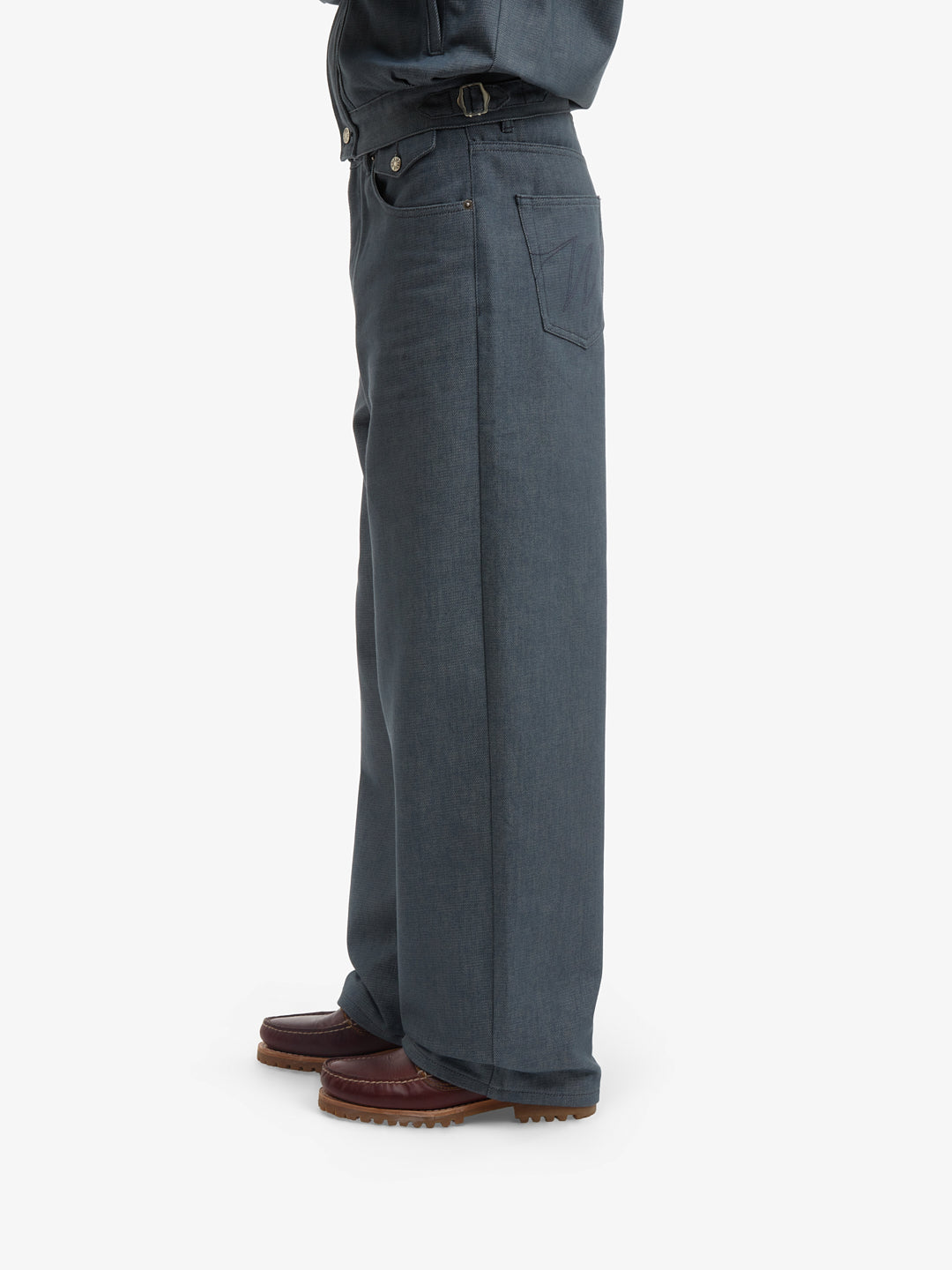 Le pantalon baggy en denim brut gris