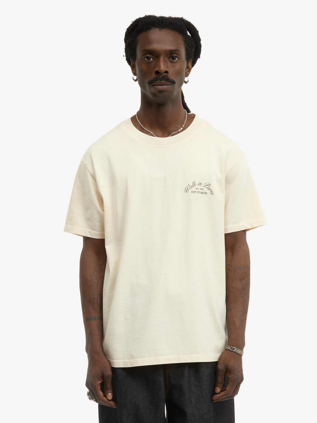 The beige Signature t-shirt 3