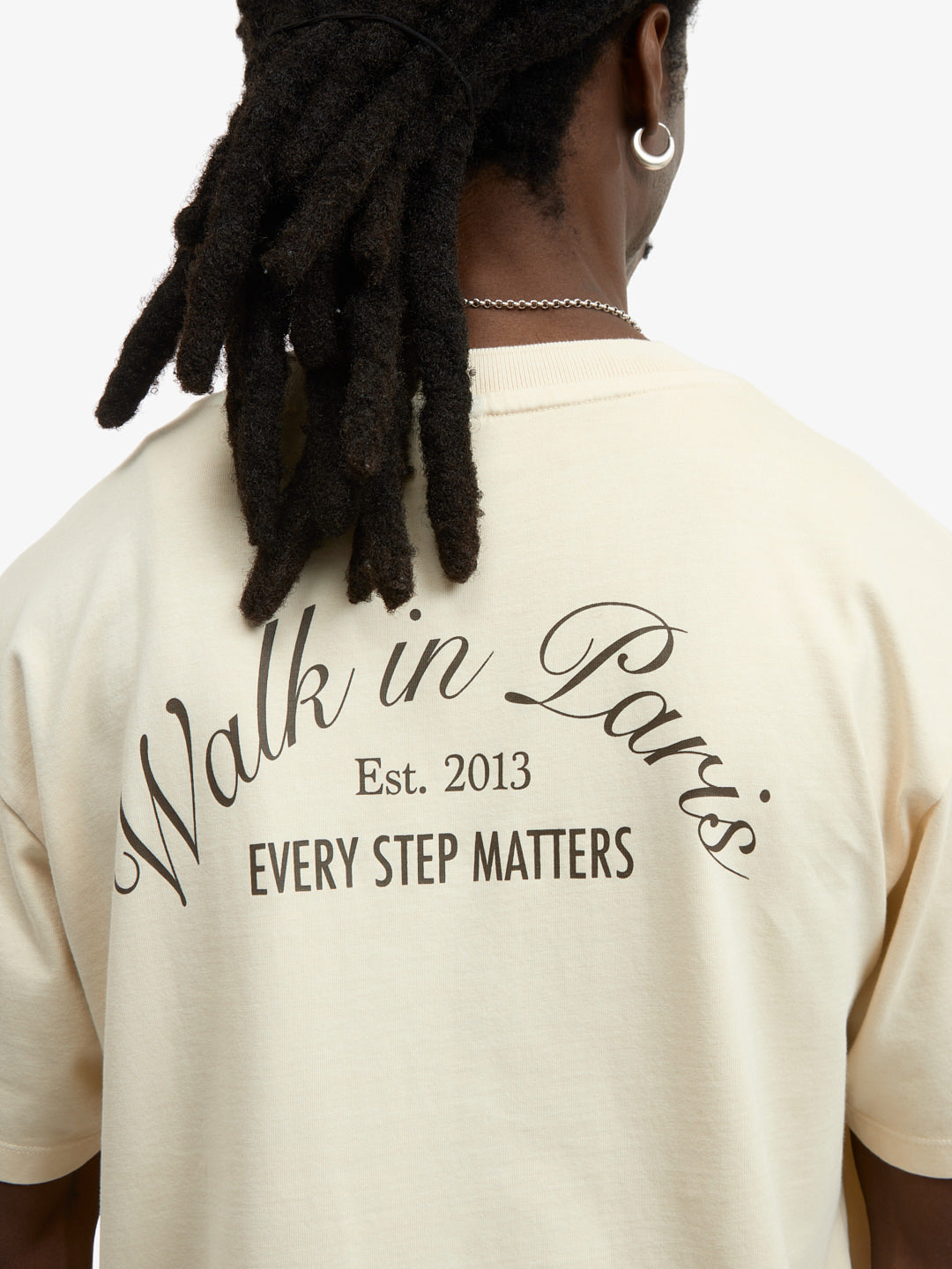 The beige Signature t-shirt 6