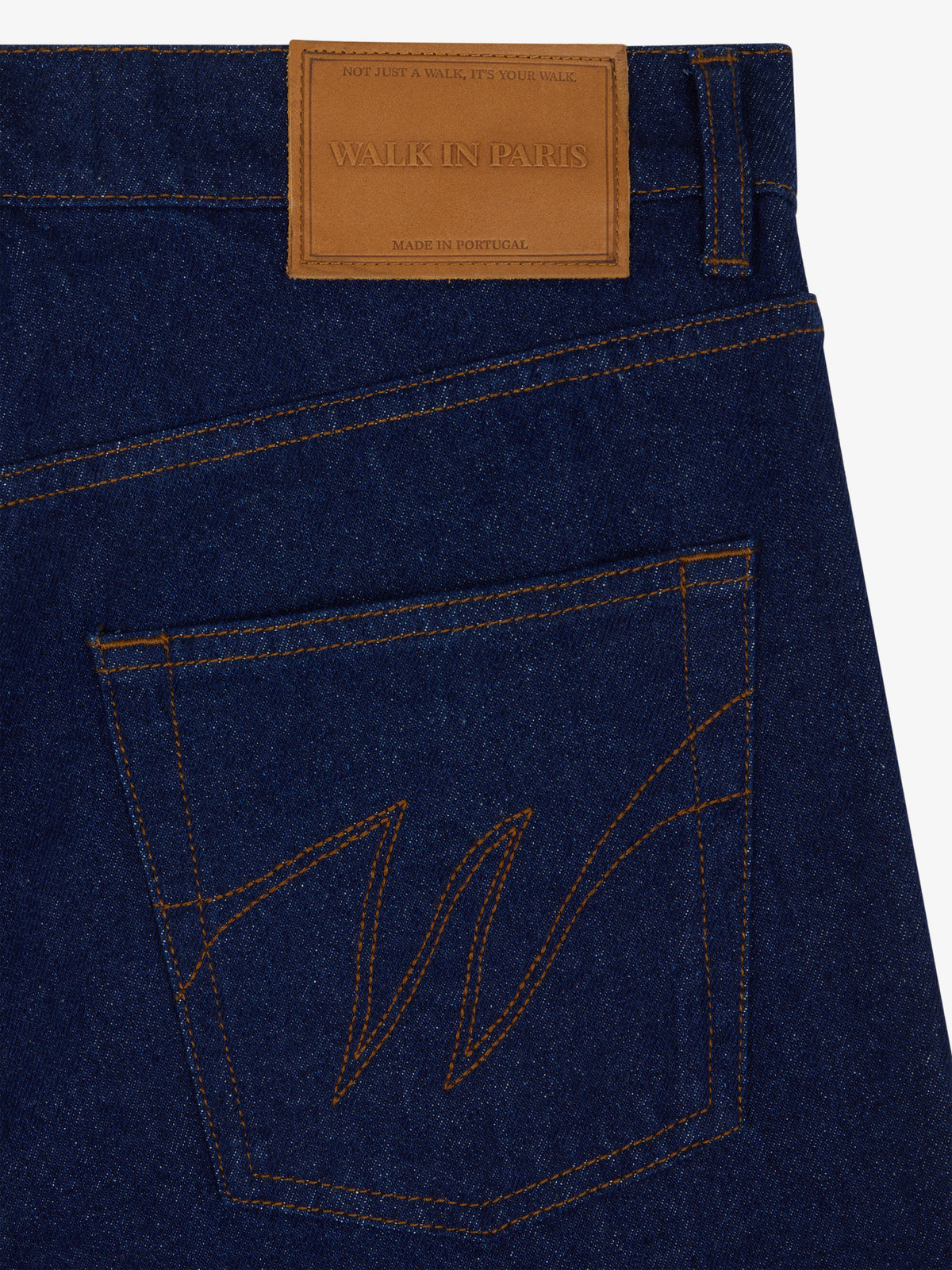 Le pantalon flare en denim bleu