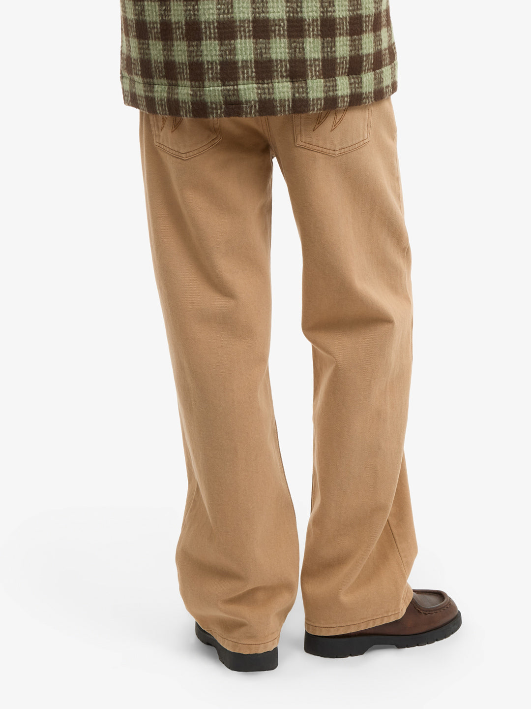 Le pantalon regular en denim beige