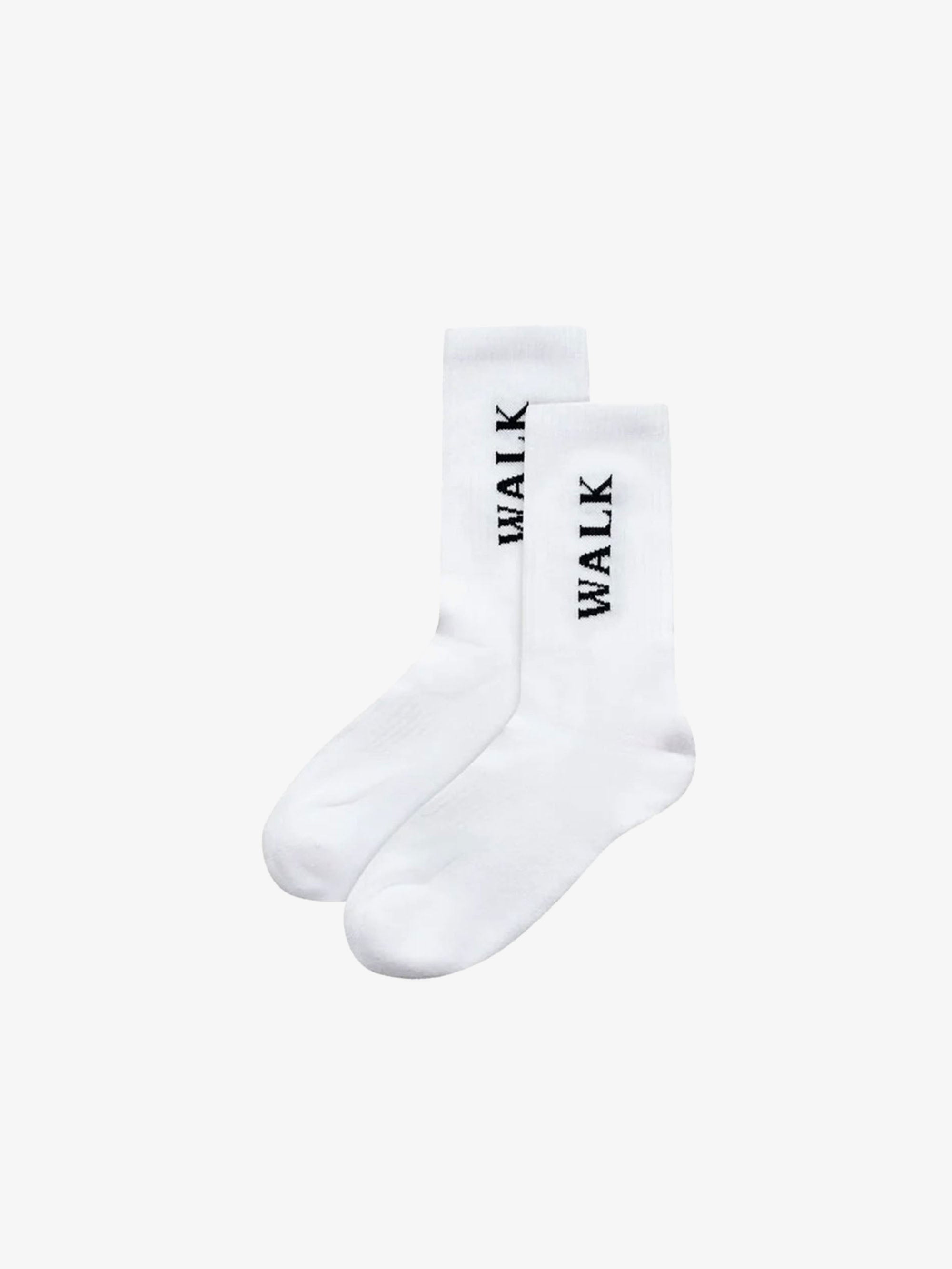 Les chaussettes classiques blanches 1